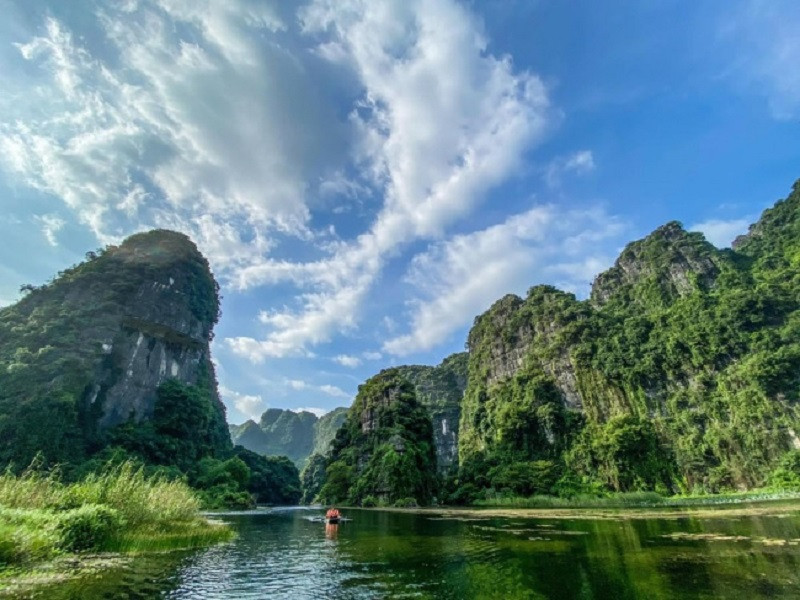 image-cham-binh-yen-tim-lang-man-noi-dam-van-long-ninh-binh-164820373355410-1683287168